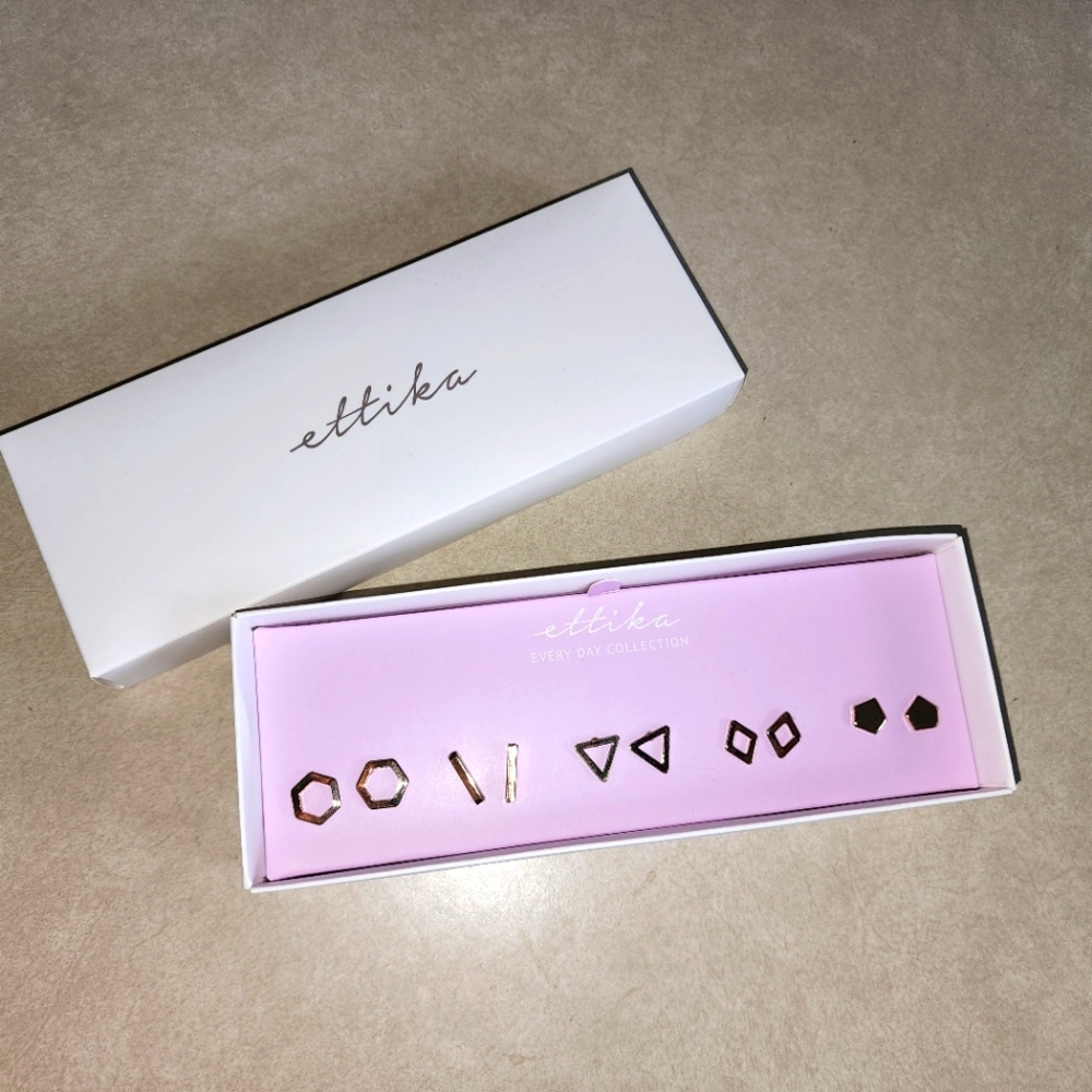 Ettika geometric earring set - Picture 4 of 5